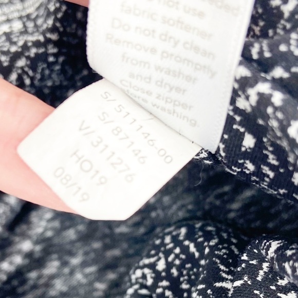 Athleta Lightning Static 7/8 Tights Pockets Black White Women's Size XS - Picture 11 of 12